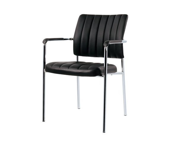 CHAISE VISITEUR PU B-35 NOIRE AVEC ACCOUDOIR