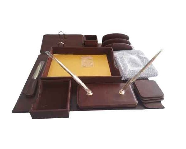PARURE DE BUREAU EN CUIR 10 PIECS W1069-1 MARRON