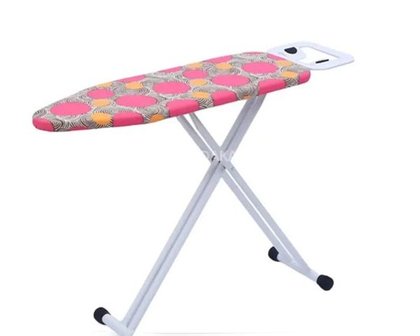TABLE A REPASSER PLIANTE AVEC REPOSE FER A REPASSER +HOUSSE